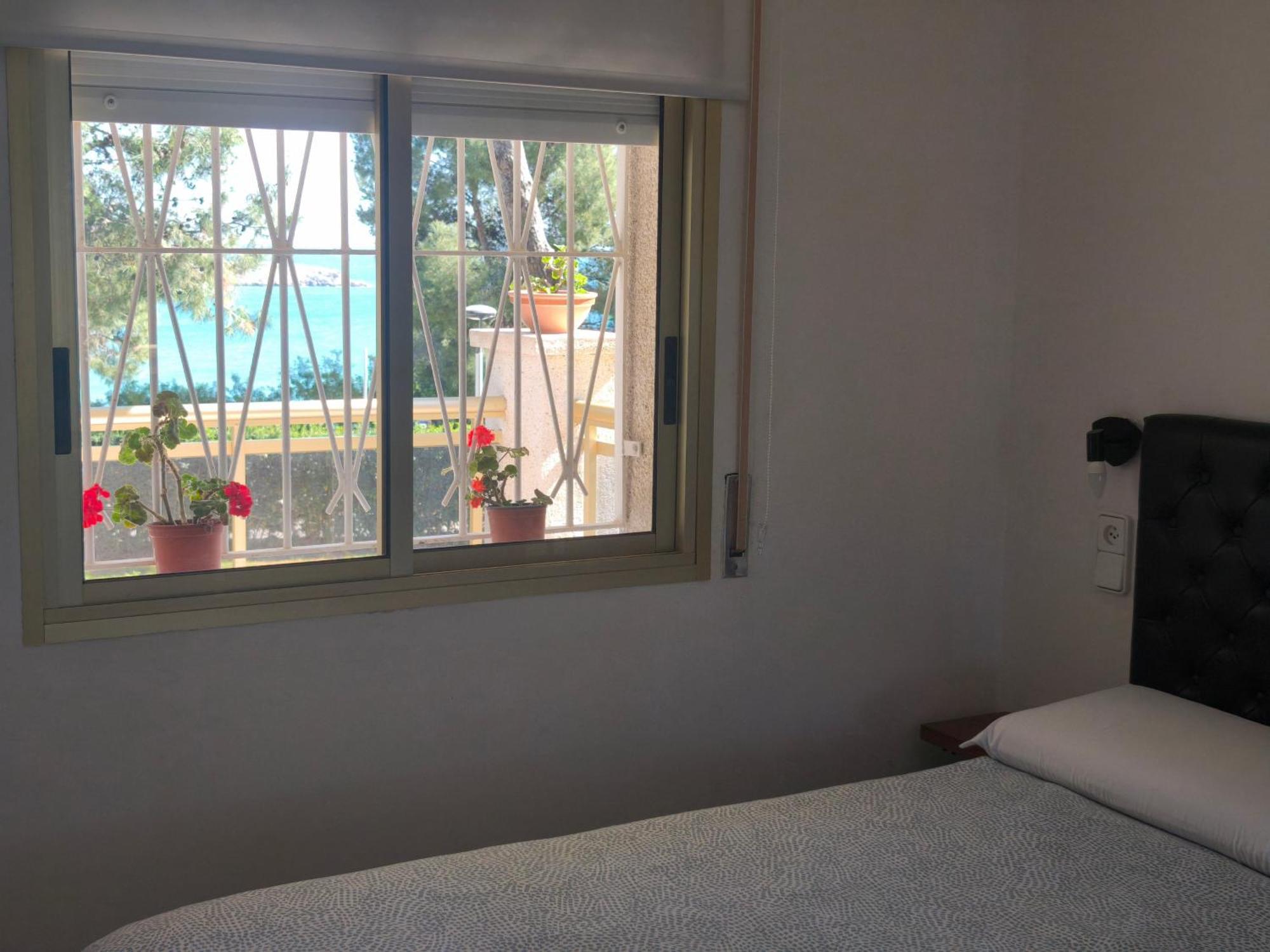 Beach & Flowers Free Parking Salou Buitenkant foto